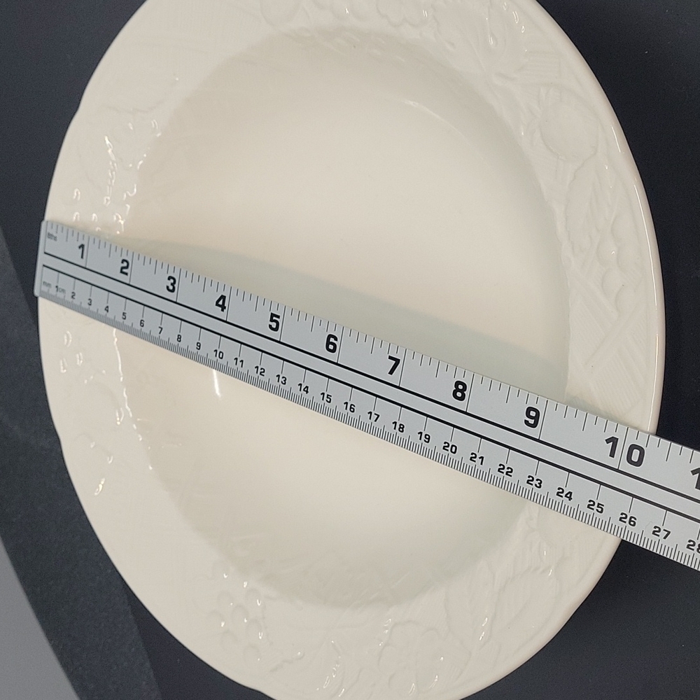 MIKASA English Countryside White 10" Round Vegetable Bowl - Picture 8 of 9